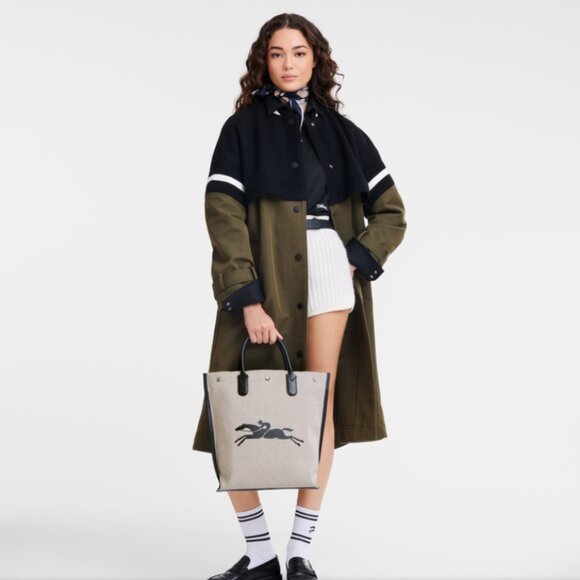 New LongChamp Essential M Tote bag Ecru Canvas - Picture 3 of 12